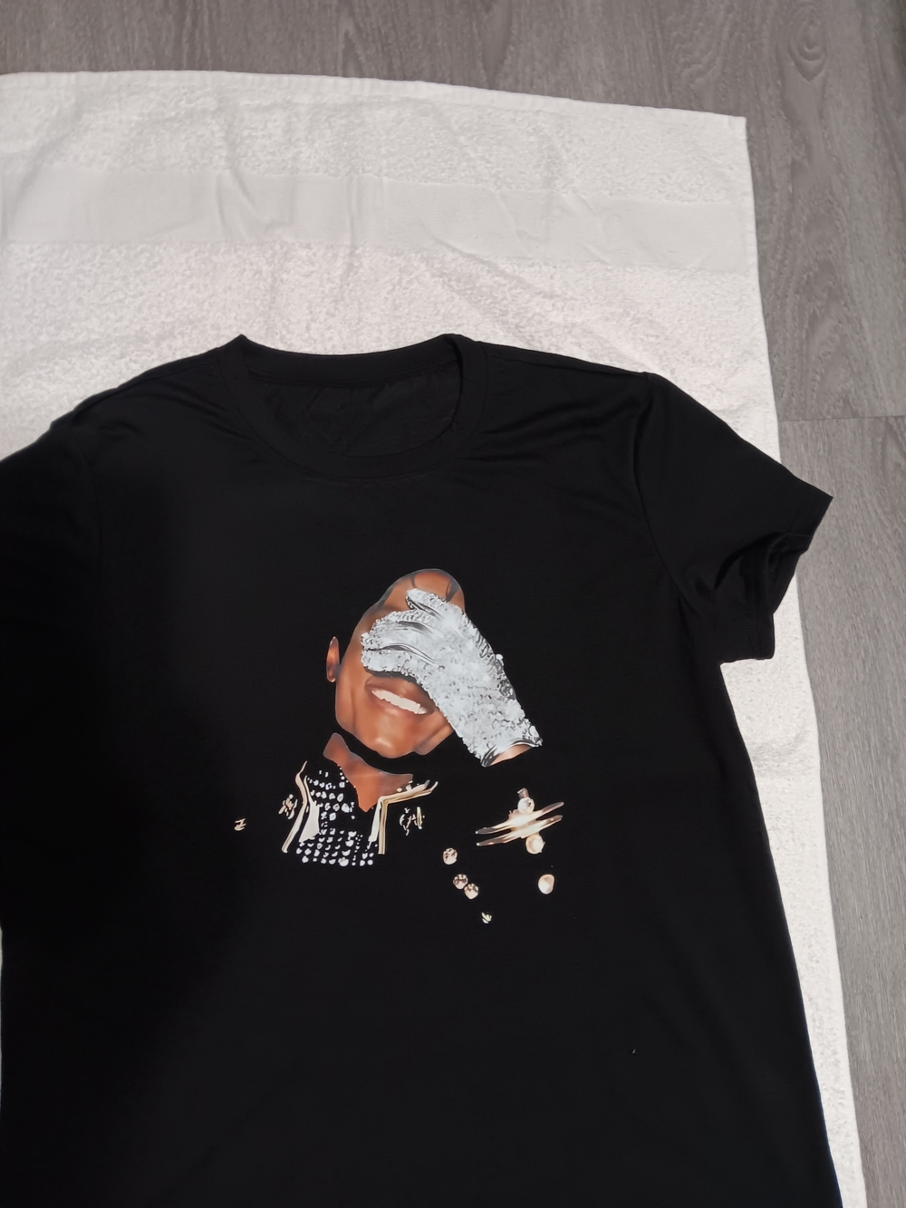 Michael Jackson Black Graphic Crewneck T-Shirt with Sequin Glove Print - Picture 3 of 4